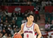 B体育体育网站入口-风采横溢！篮球赛场男神亮相