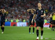 B体育体育竞技-边锋频繁突破，助攻连连助球队取得胜利