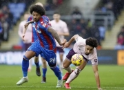 B体育体育vip注册-包含紧张争夺！英超升降级战役陷入白热化的词条