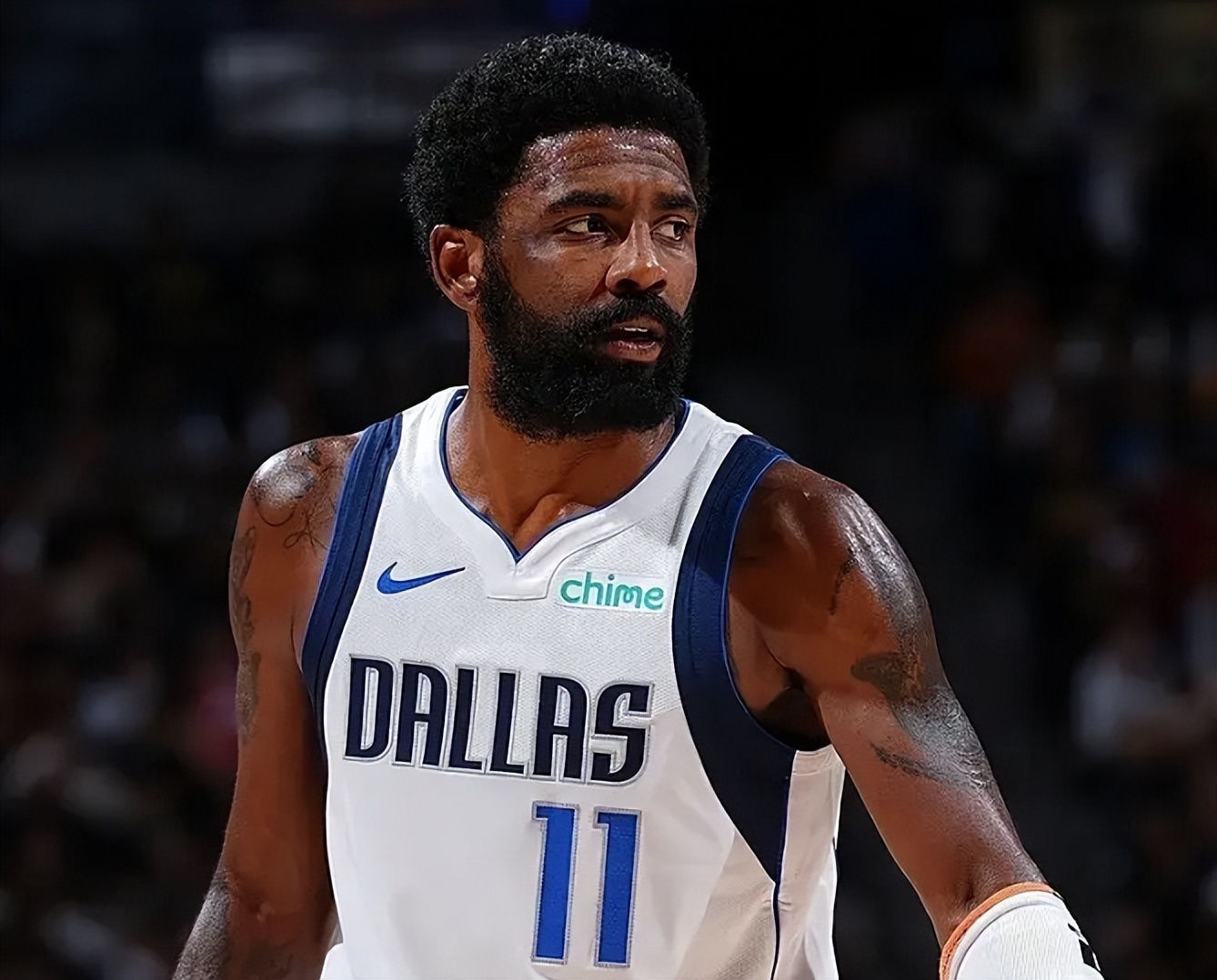 球员表现低迷,球队陷入困境 球员表现低迷,球队陷入困境