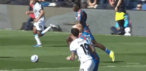 包含紧张争夺！英超升降级战役陷入白热化的词条