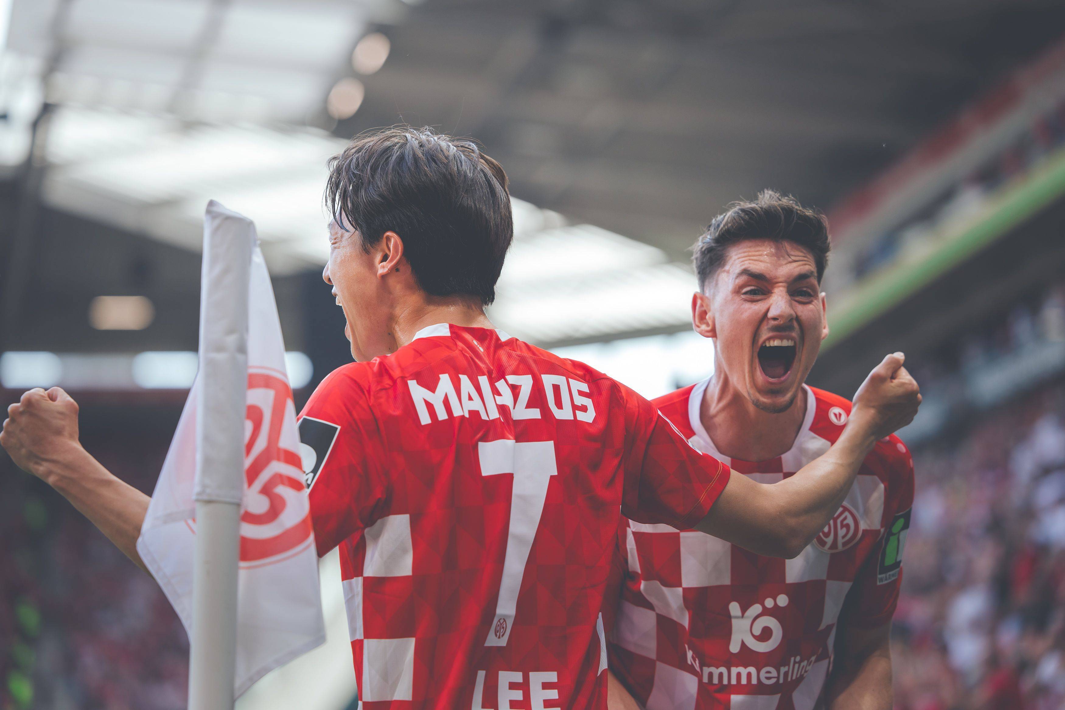 美因茨轻松击败对手,继续守住保级席位 美因茨轻松击败对手,继续守住保级席位