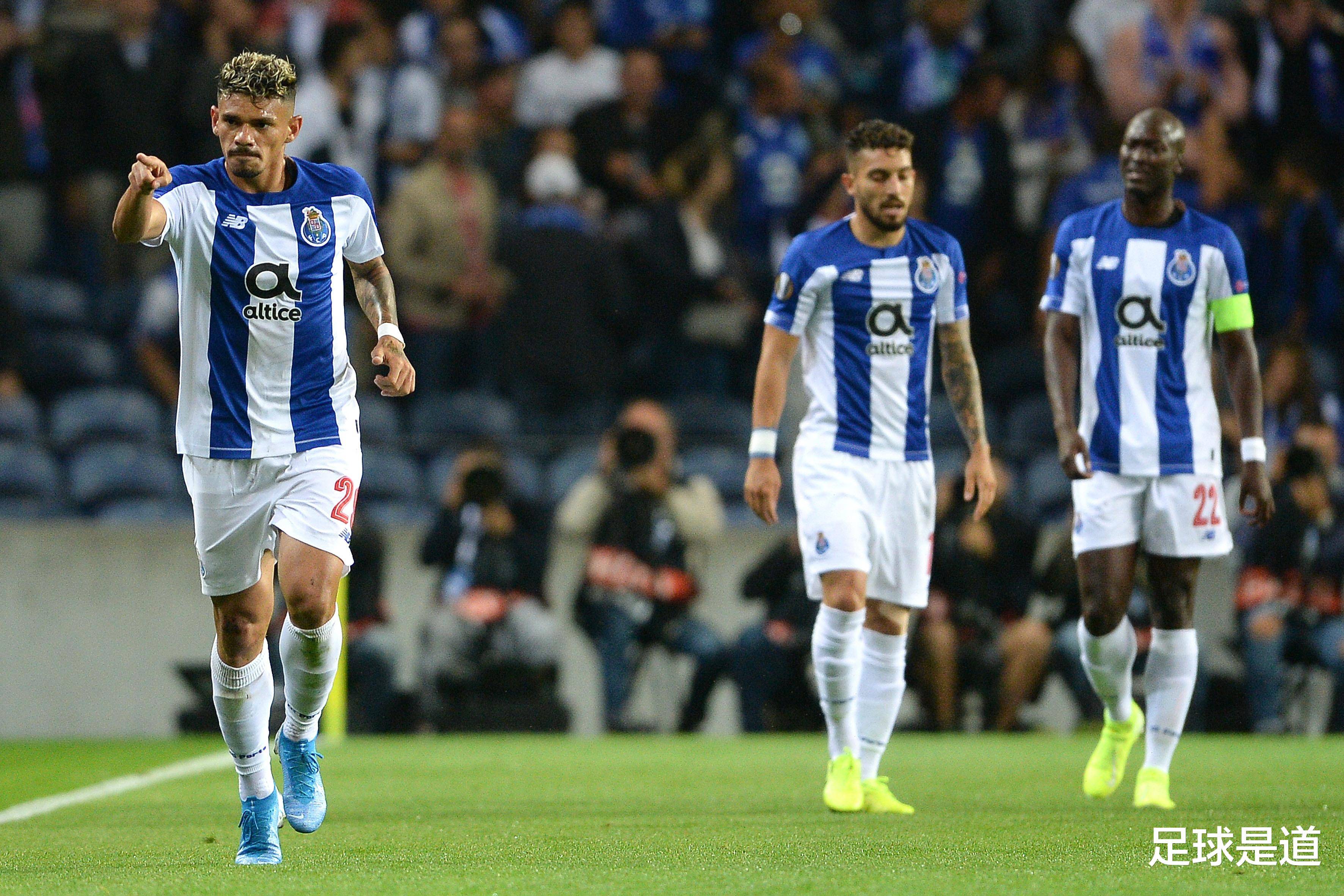 摩纳哥逆转取胜,赛后球员沸腾欢庆 摩纳哥逆转取胜,赛后球员沸腾欢庆