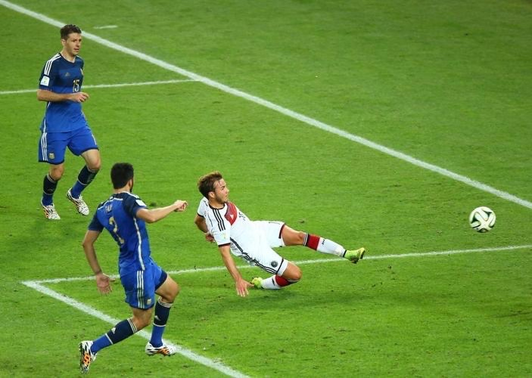 非洲球员参加南美联赛取得突破 非洲球员参加南美联赛取得突破