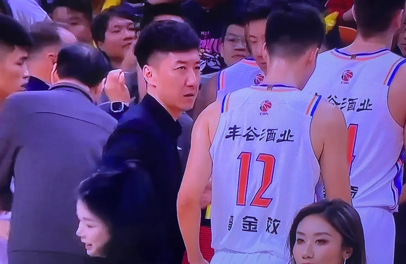 四川队员实力过人,连胜收官 四川队员实力过人,连胜收官