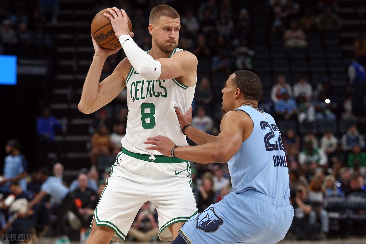 绿衫军逆转灰熊，塔图姆大放异彩