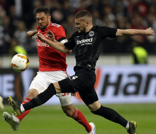 法兰克福战平对手，争夺胜点成功拿下！