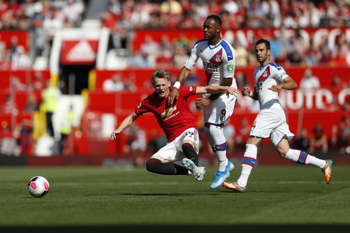 熊阵击溃水晶宫,大比分胜出,积分榜上继续领跑的简单介绍 熊阵击溃水晶宫,大比分胜出,积分榜上继续领跑的简单介绍