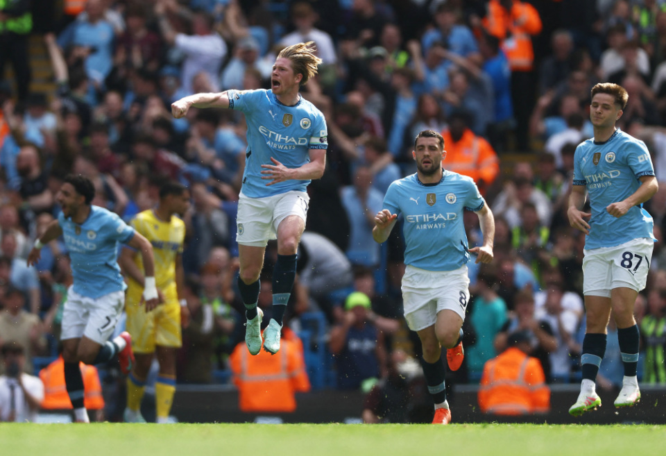 包含纽卡主场大胜，重返英超争胜局面！的词条