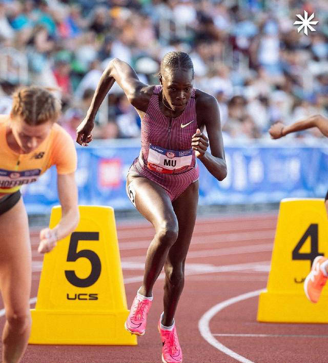 关于美国选手在田径赛取得亮眼成绩的信息