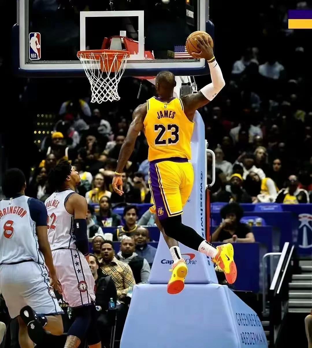 包含黄蜂主场惨败湖人,戴维斯25分8篮板的词条 包含黄蜂主场惨败湖人,戴维斯25分8篮板的词条