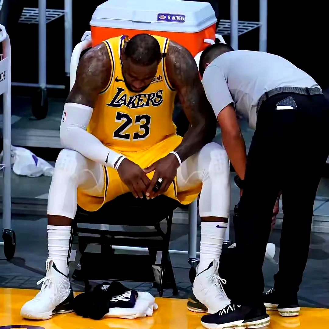 湖人惨败雄鹿,詹姆斯担责失败,队友面临压力的简单介绍 湖人惨败雄鹿,詹姆斯担责失败,队友面临压力的简单介绍